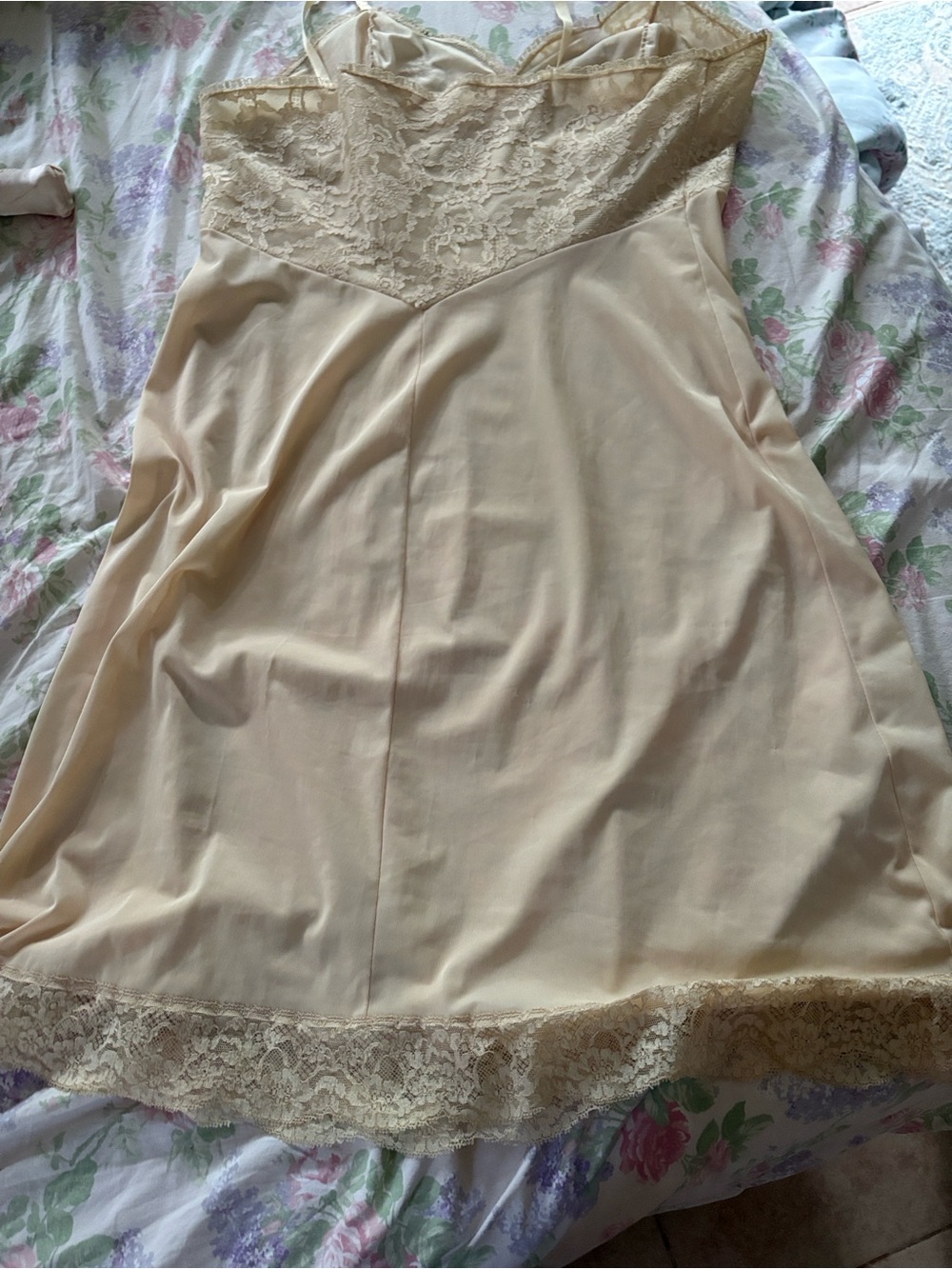 Vanity Fair Beige Chemise/Slip